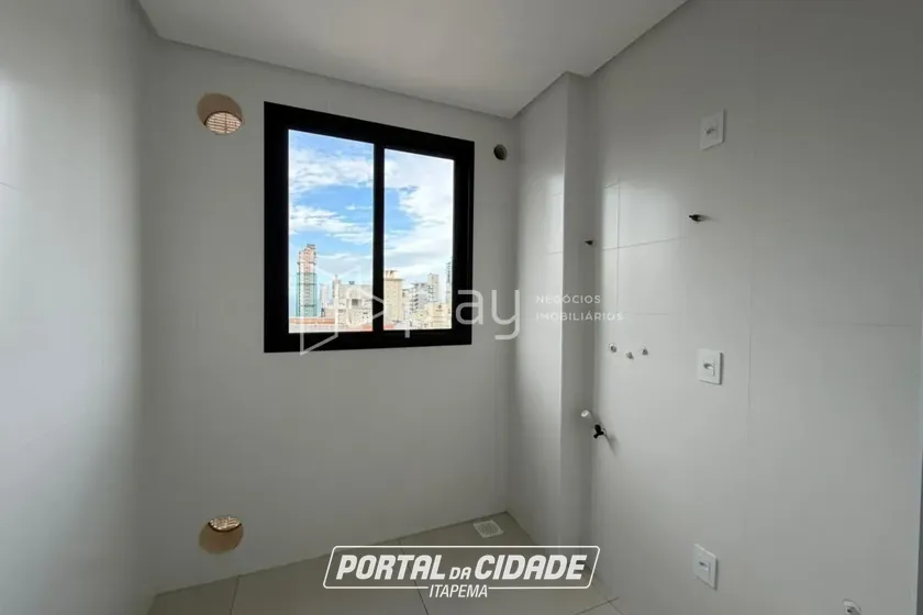 Apartamento &agrave; venda - 141m&sup2; - Meia Praia