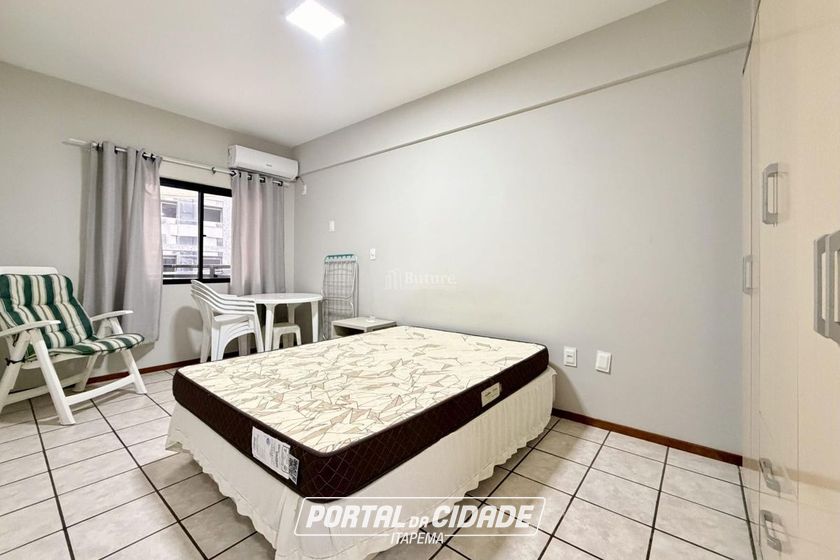 Apartamento &agrave; venda - 120m&sup2; - Meia Praia
