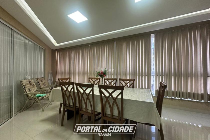 Apartamento &agrave; venda - 198m&sup2; - Meia Praia