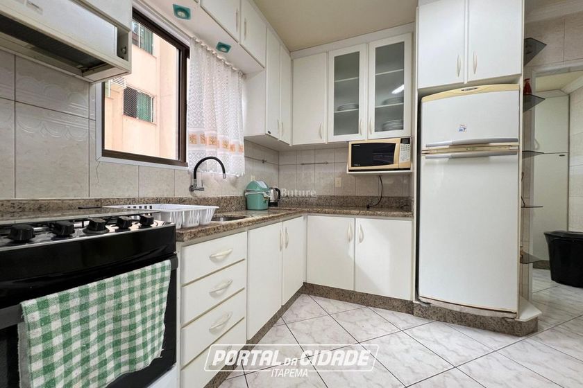Apartamento &agrave; venda - 146m&sup2; - Meia Praia