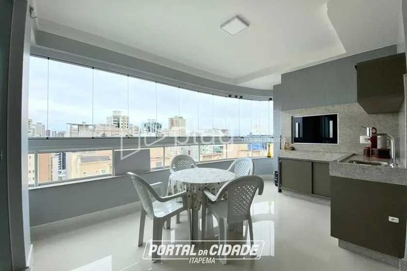 Apartamento &agrave; venda - 145m&sup2; - Meia Praia