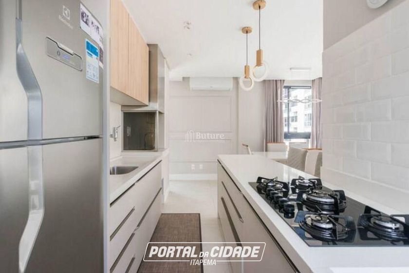 Apartamento &agrave; venda - 102m&sup2; - Meia Praia