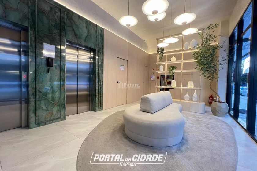 Apartamento &agrave; venda - 132m&sup2; - Meia Praia