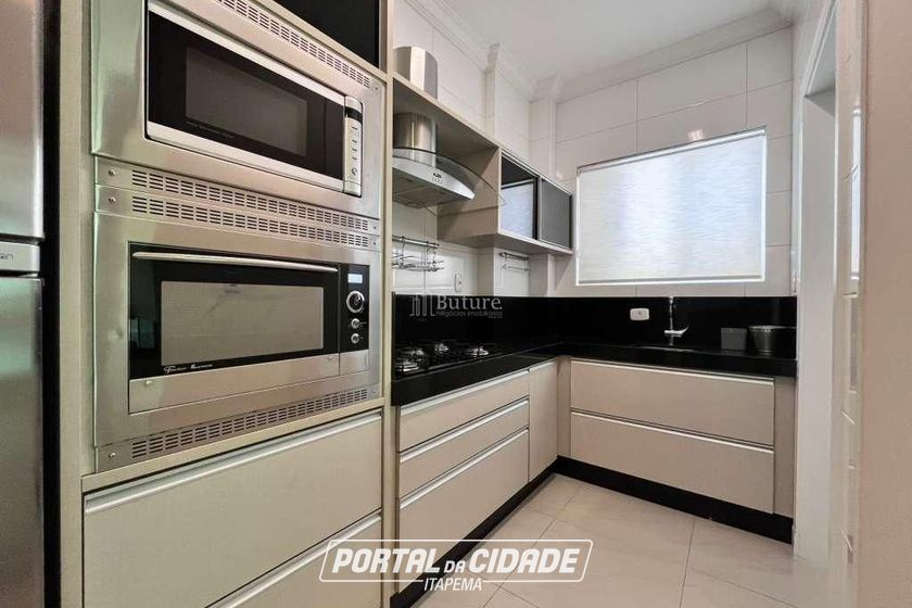 Apartamento &agrave; venda - 194m&sup2; - Meia Praia