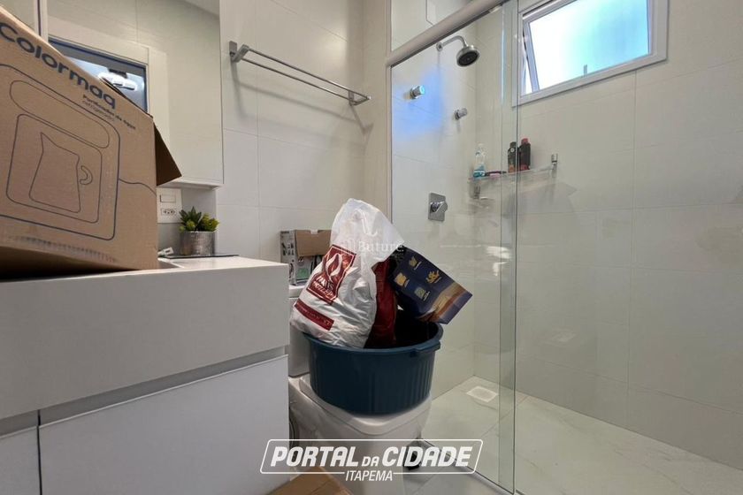 Apartamento &agrave; venda - 196m&sup2; - Meia Praia
