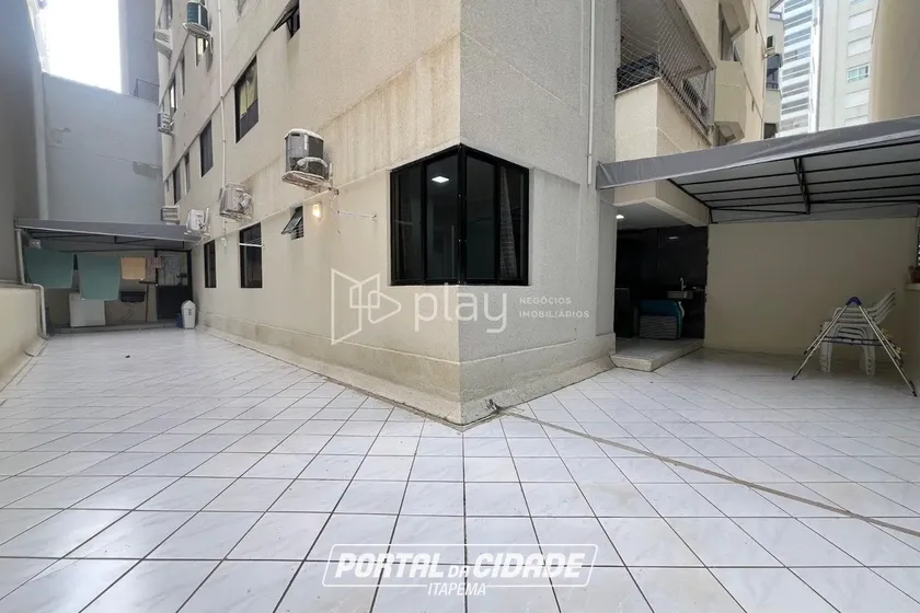 Apartamento &agrave; venda - 110m&sup2; - Meia Praia