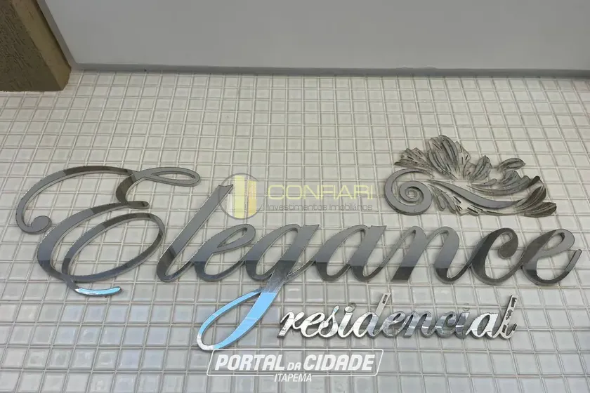 Apartamento &agrave; venda - 160m&sup2; - Meia Praia
