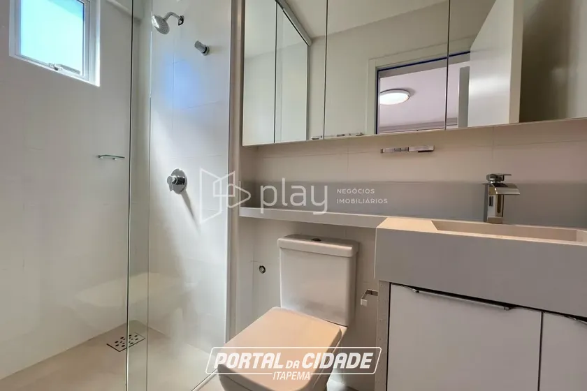 Apartamento &agrave; venda - 128m&sup2; - Meia Praia