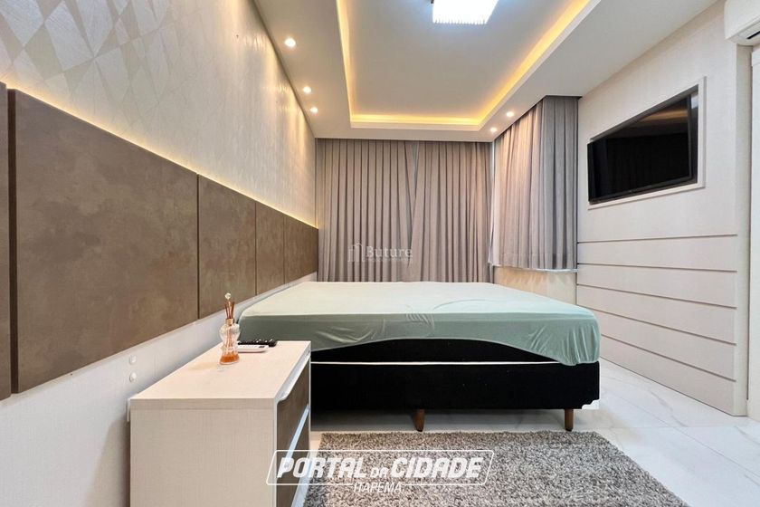 Apartamento &agrave; venda - 142m&sup2; - Meia Praia