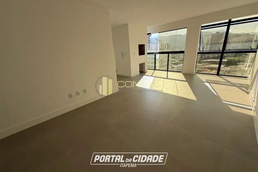 Apartamento &agrave; venda - 103m&sup2; - meia praia