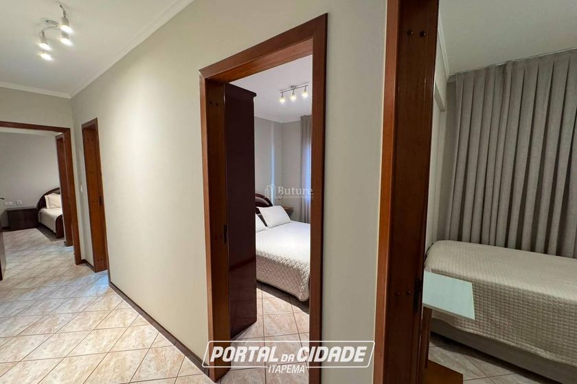 Apartamento &agrave; venda - 137m&sup2; - Meia Praia
