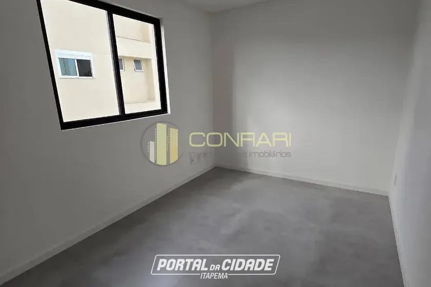 Apartamento &agrave; venda - 105m&sup2; - Meia Praia