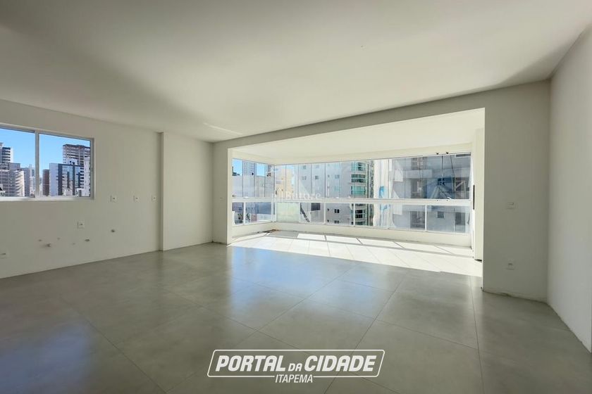 Apartamento &agrave; venda - 158m&sup2; - Meia Praia