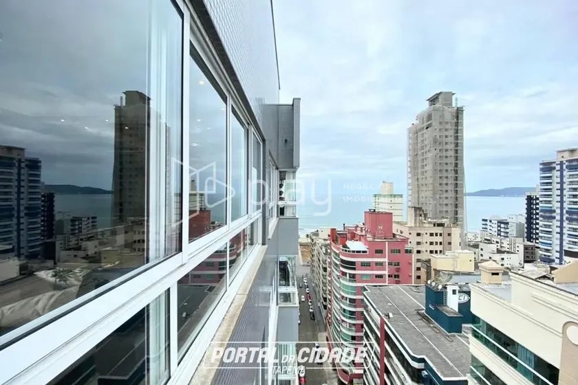 Apartamento &agrave; venda - 145m&sup2; - Meia Praia