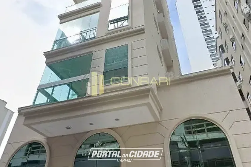 Apartamento &agrave; venda - 123m&sup2; - Meia Praia
