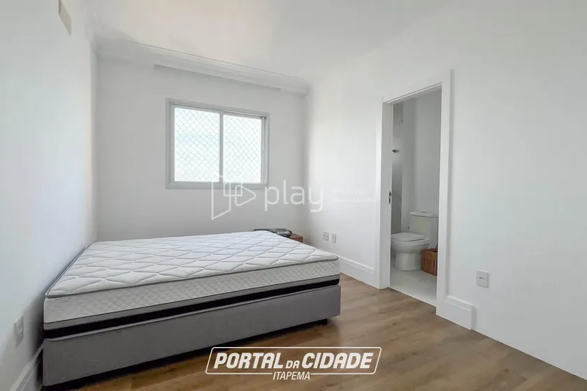 Apartamento &agrave; venda - 160m&sup2; - Meia Praia