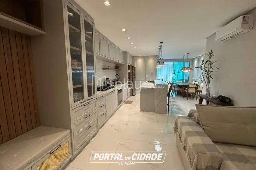 Apartamento &agrave; venda - 202m&sup2; - Meia Praia