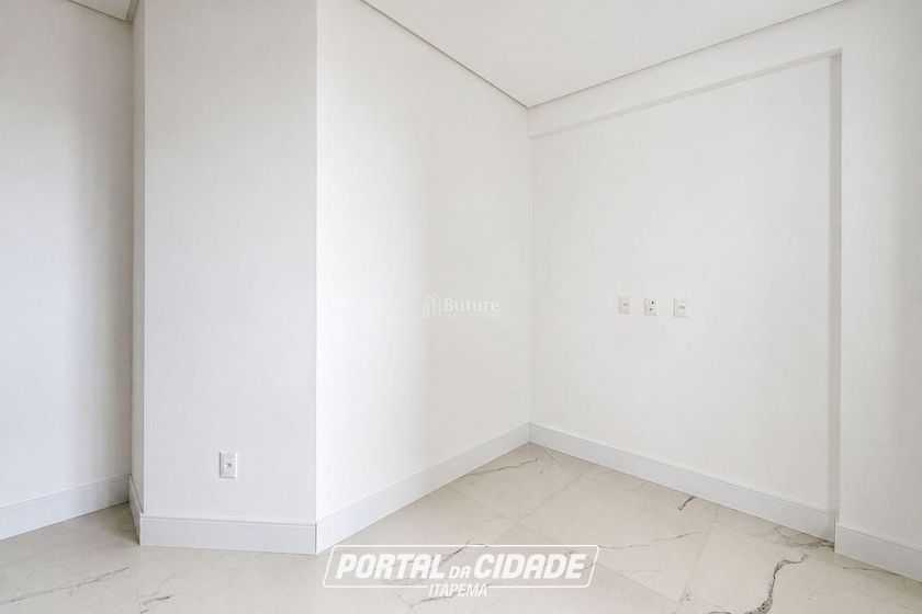 Apartamento &agrave; venda - 127m&sup2; - Meia Praia