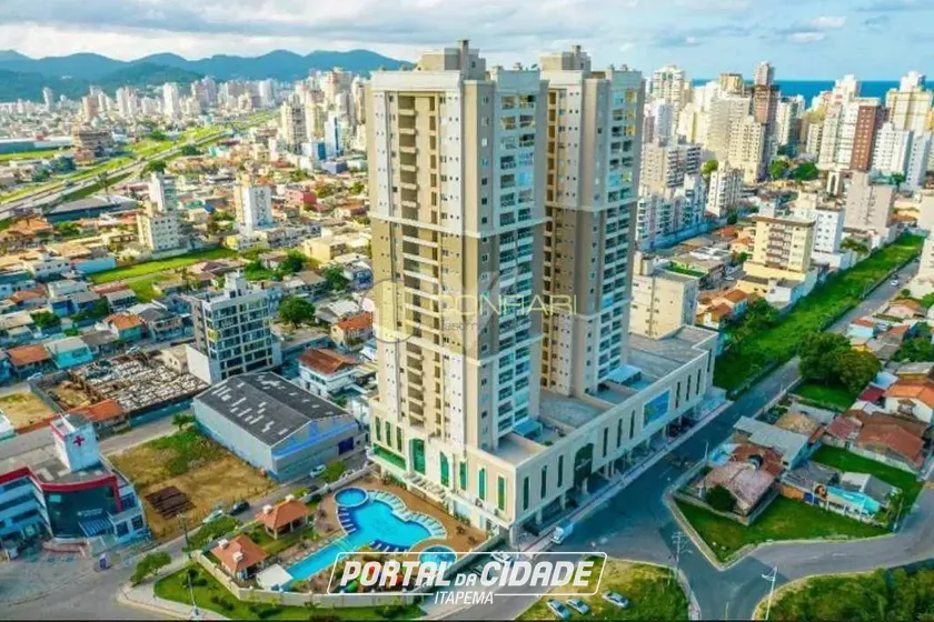 Apartamento &agrave; venda - 117m&sup2; - meia praia