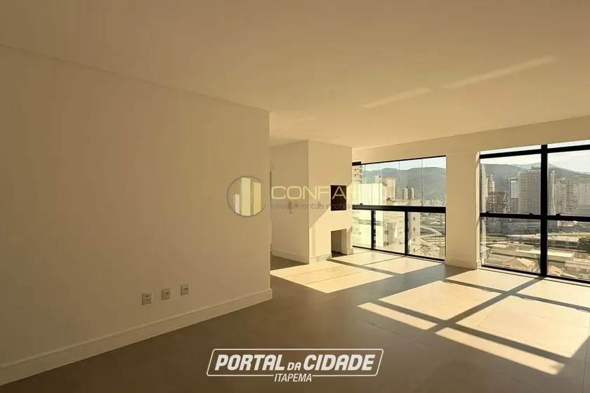 Apartamento &agrave; venda - 103m&sup2; - Meia Praia