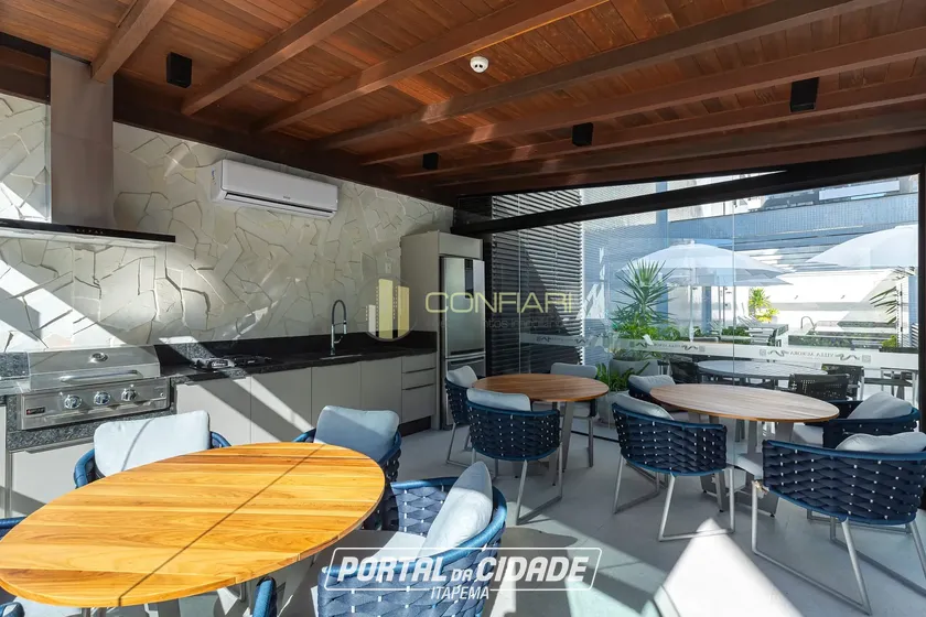 Apartamento &agrave; venda - 125m&sup2; - Meia Praia