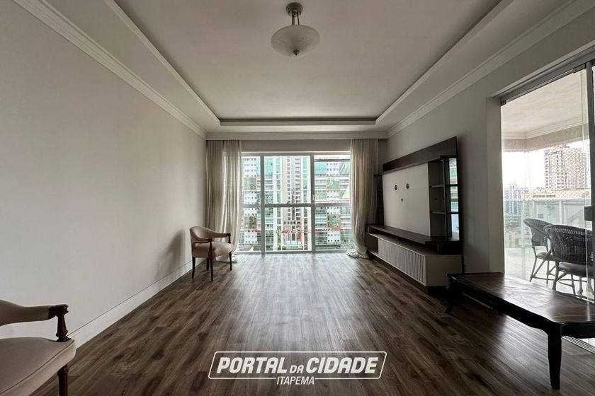 Apartamento &agrave; venda - 169m&sup2; - Meia Praia