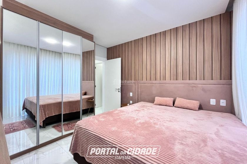 Apartamento &agrave; venda - 185m&sup2; - Meia Praia