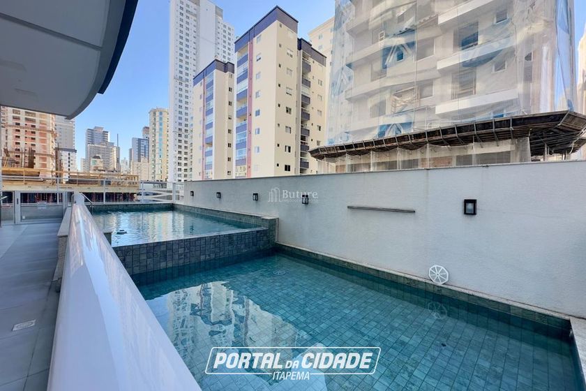 Apartamento &agrave; venda - 158m&sup2; - Meia Praia