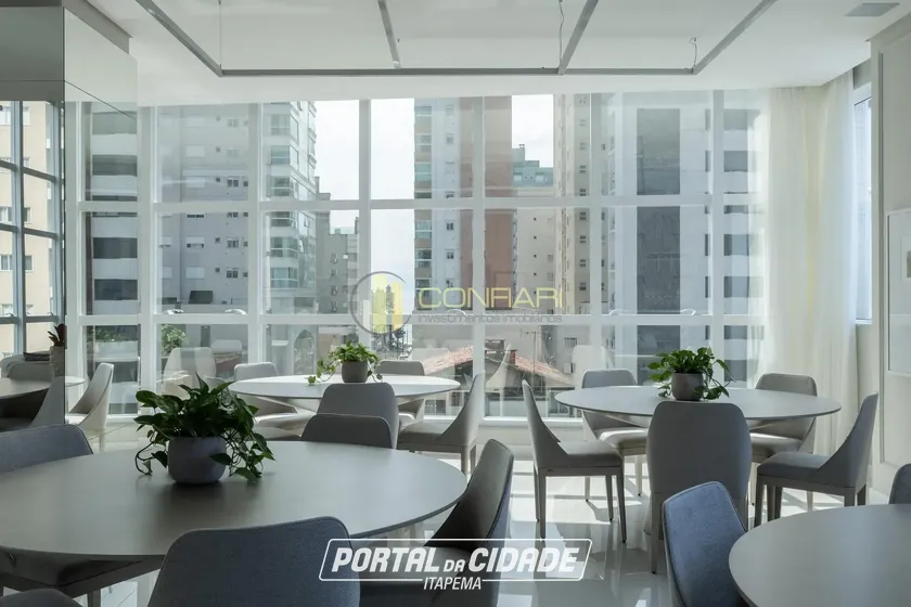 Apartamento &agrave; venda - 148m&sup2; - Meia Praia