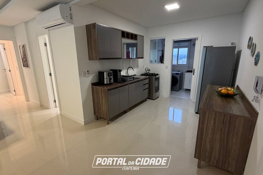 Apartamento para alugar - 115m&sup2; - Meia Praia