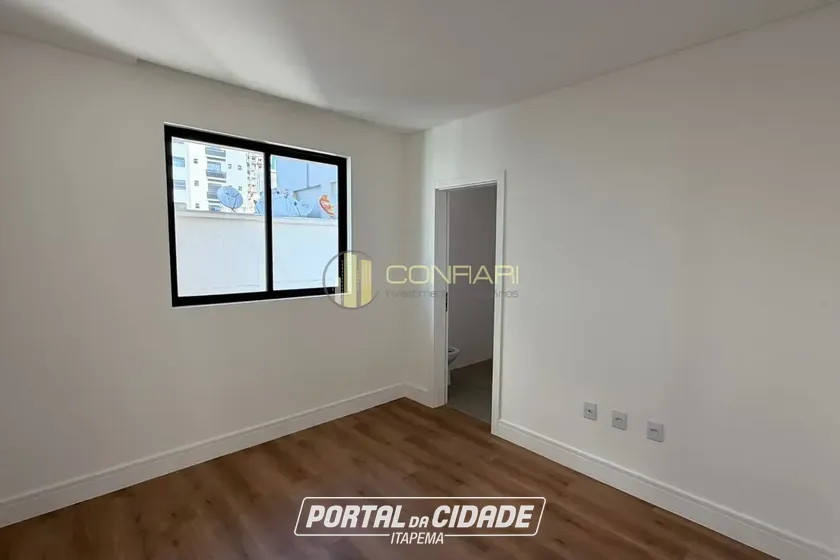Apartamento &agrave; venda - 103m&sup2; - Meia Praia