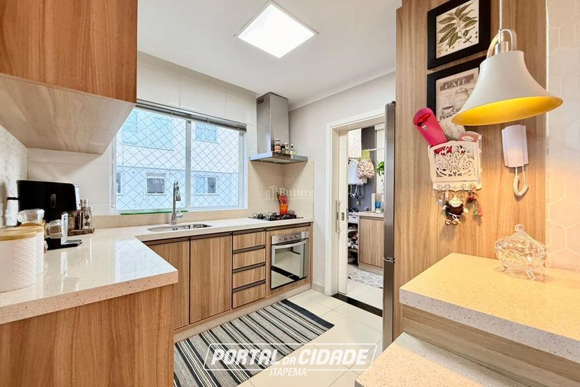 Apartamento &agrave; venda - 121m&sup2; - Meia Praia