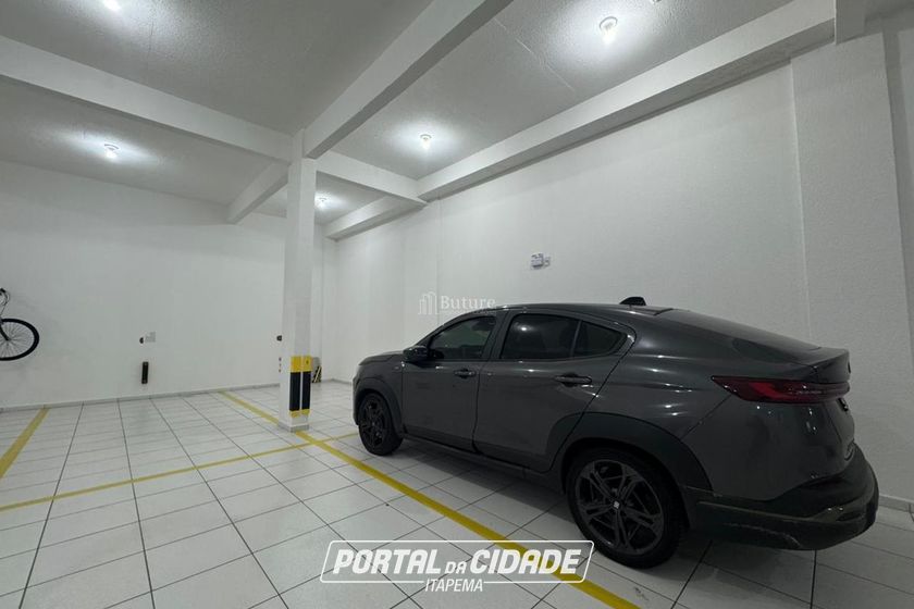 Apartamento &agrave; venda - 171m&sup2; - Meia Praia