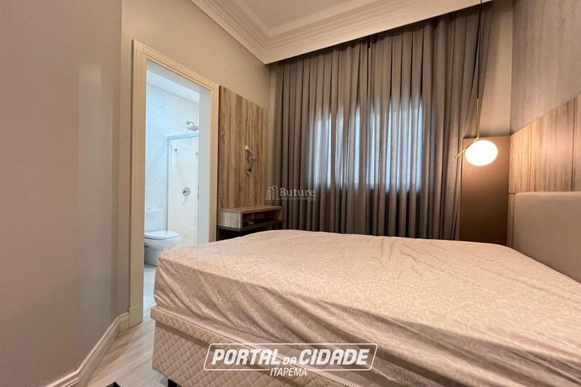 Apartamento &agrave; venda - 168m&sup2; - Meia Praia