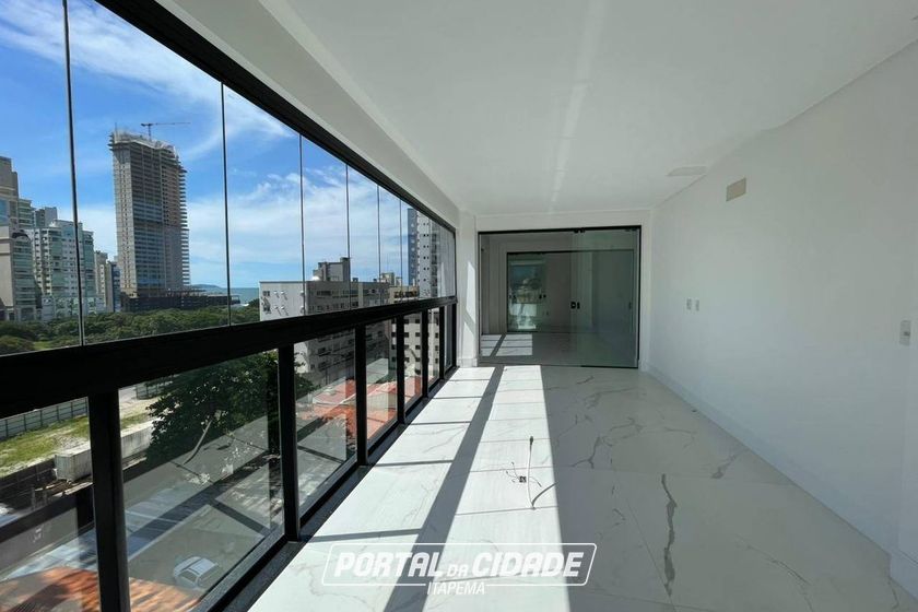 Apartamento &agrave; venda - Meia Praia