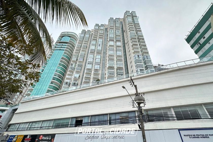 Apartamento &agrave; venda - 165m&sup2; - Centro