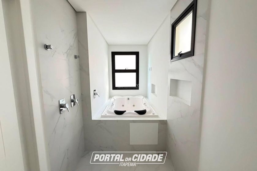 Apartamento &agrave; venda - Meia Praia