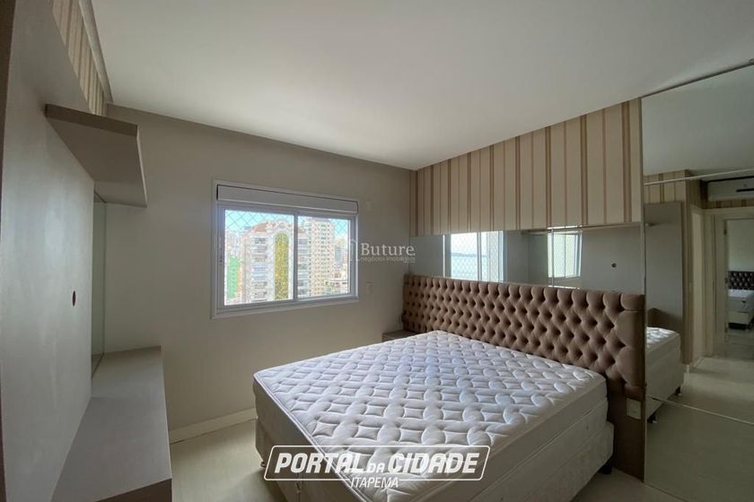 Apartamento &agrave; venda - 190m&sup2; - Meia Praia