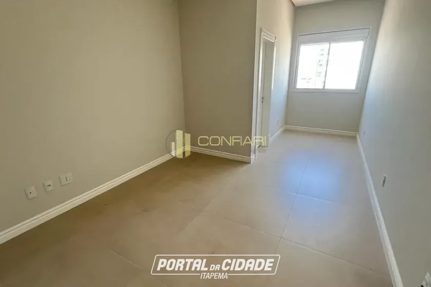 Apartamento &agrave; venda - 185m&sup2; - Meia Praia