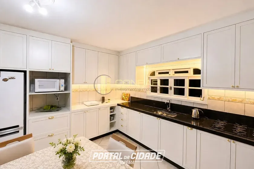 Ch&aacute;cara &agrave; venda - 350m&sup2; - Nova Descoberta