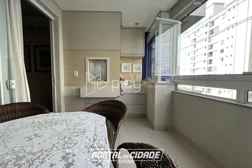Apartamento &agrave; venda - 115m&sup2; - Meia Praia