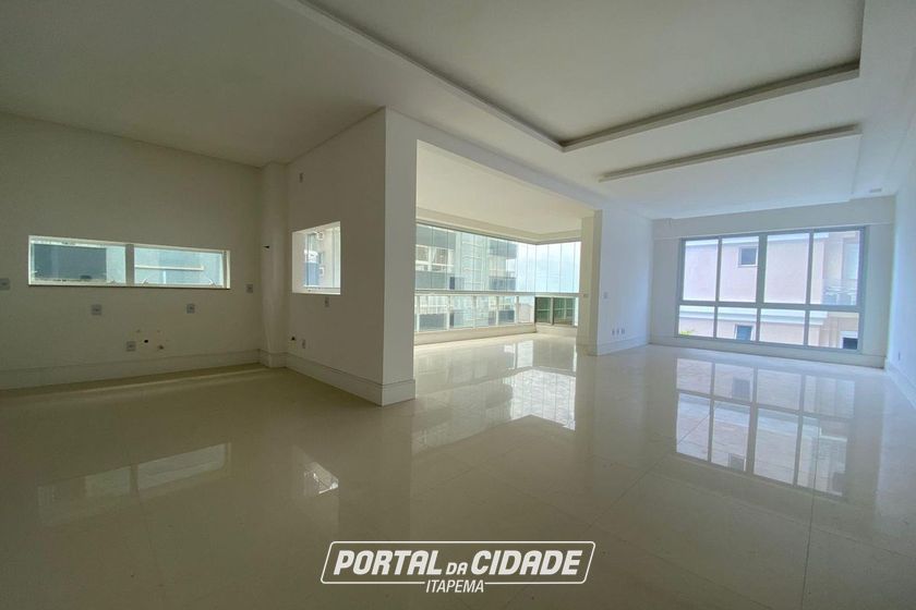 Apartamento &agrave; venda - 240m&sup2; - Meia Praia