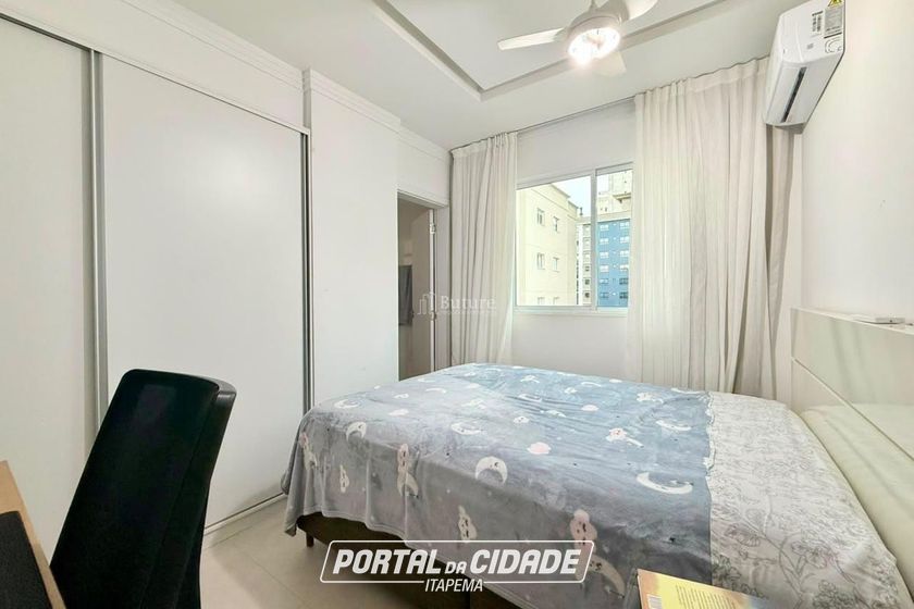 Apartamento &agrave; venda - 120m&sup2; - Meia Praia