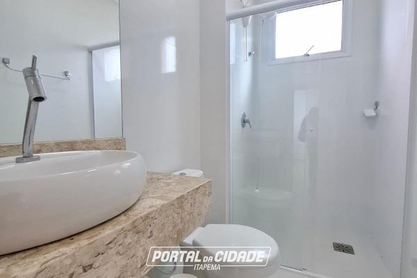 Apartamento para alugar - 134m&sup2; - Meia Praia