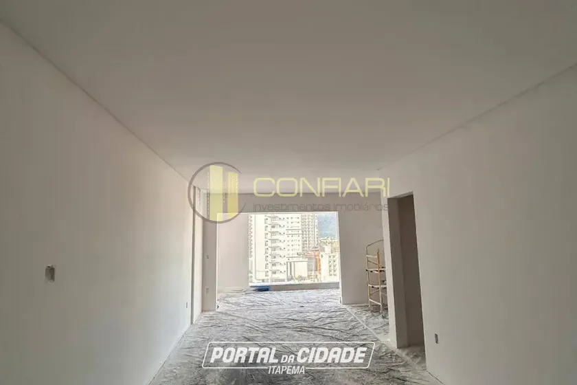 Apartamento &agrave; venda - 120m&sup2; - Meia praia