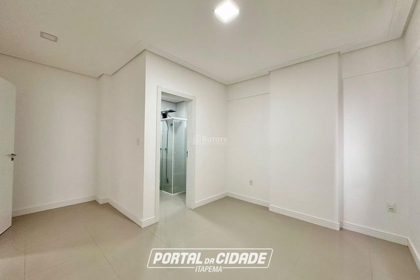 Apartamento &agrave; venda - 95m&sup2; - Meia Praia