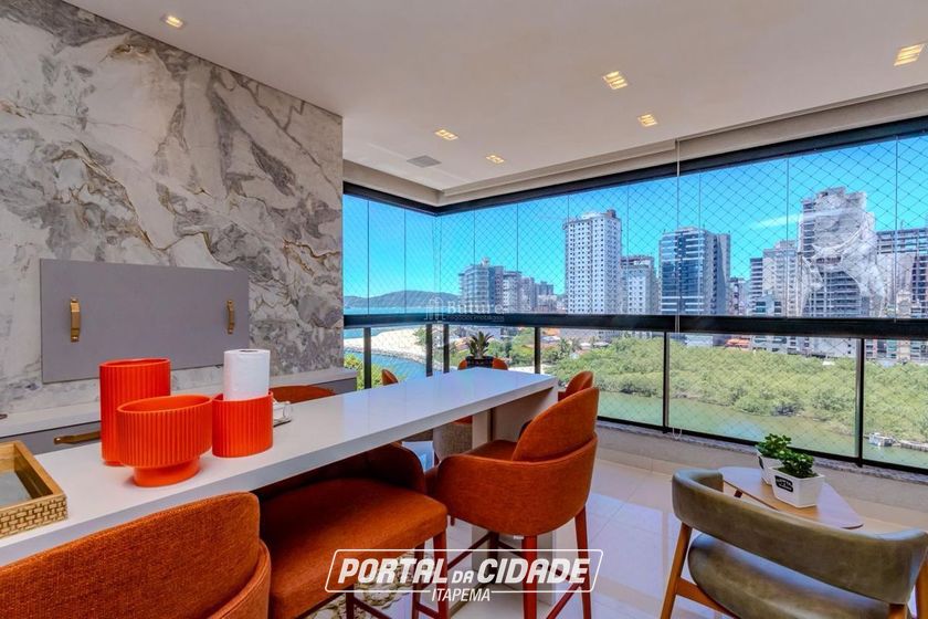 Apartamento &agrave; venda - 200m&sup2; - Meia Praia