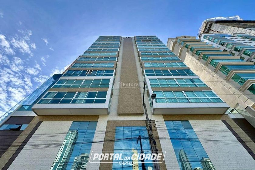 Apartamento &agrave; venda - 190m&sup2; - Meia Praia