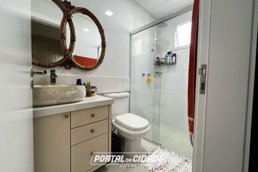 Apartamento &agrave; venda - 128m&sup2; - Meia Praia