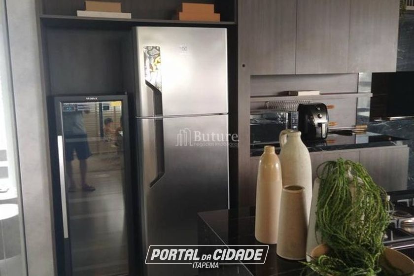 Apartamento &agrave; venda - 202m&sup2; - Meia Praia